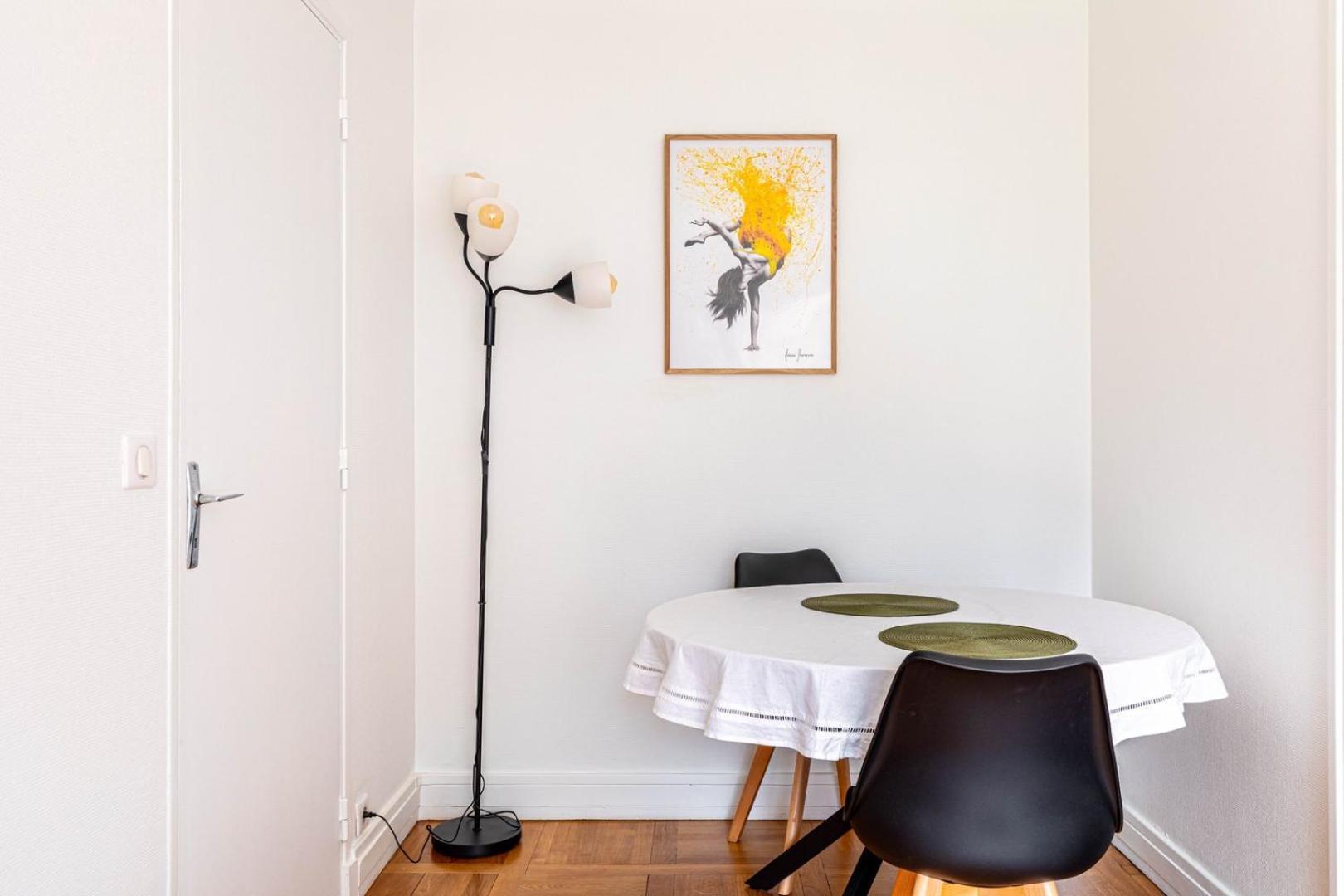 Guestready - Serene Retreat With A Balcony * Parijs
